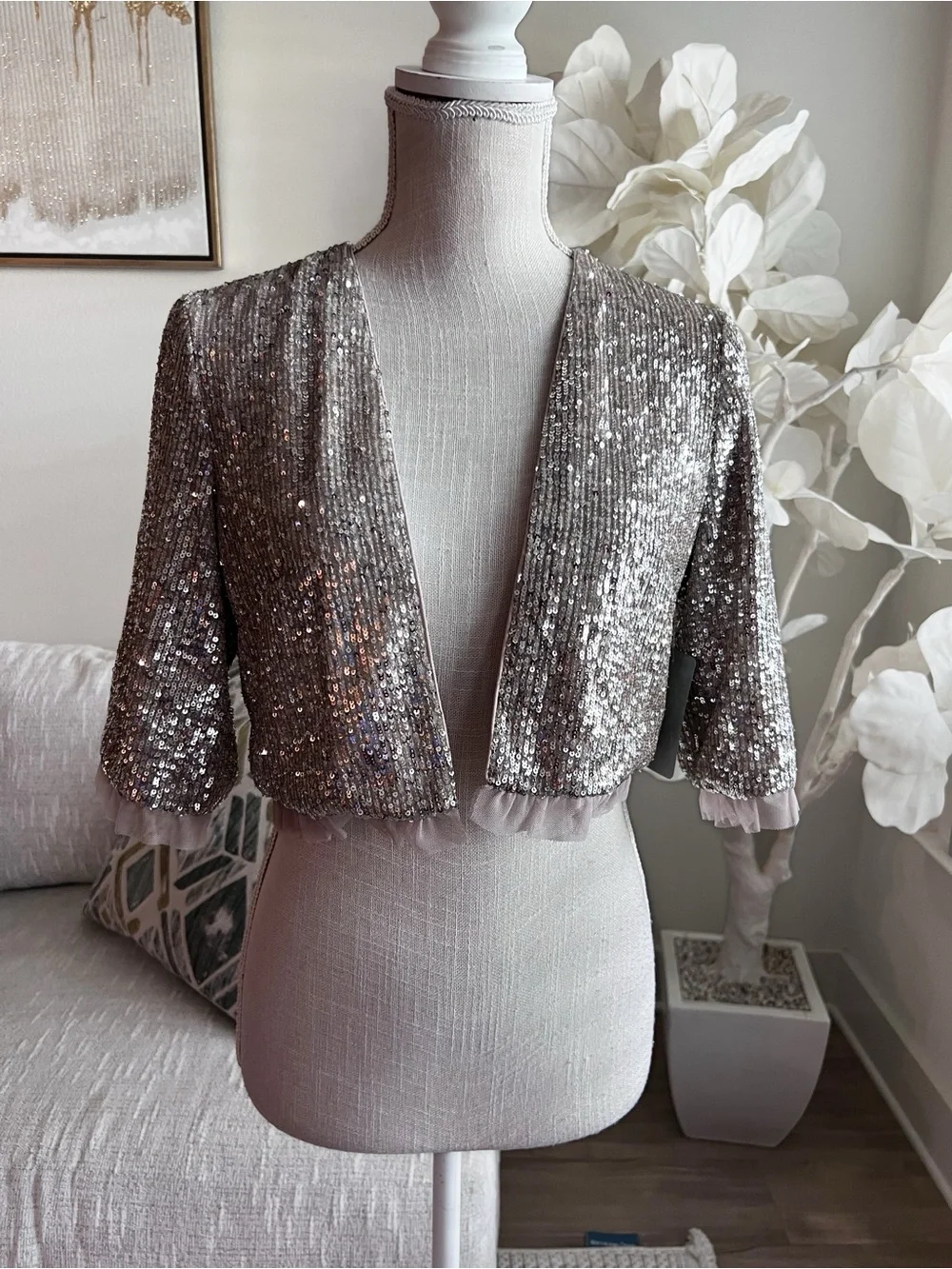 Gal Meets Glam Silver Sequin Cropped Bolero Woman’s Jacket size 4 - Picture 1 of 6